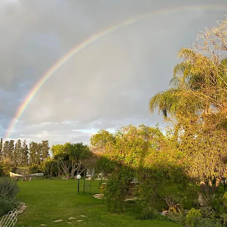 Alojamento de Acomodação e Pequeno-almoço Agrib&b Lemontree Garde'n
