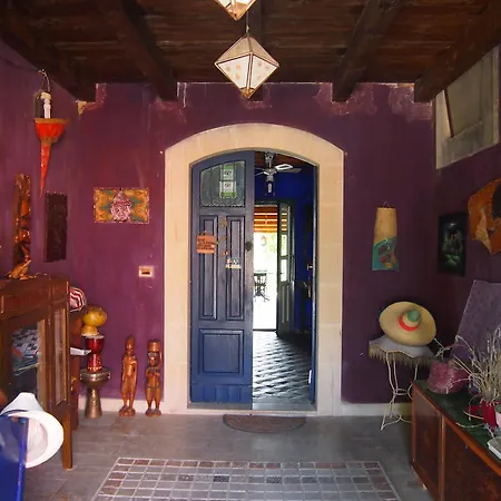 Alojamento de Acomodação e Pequeno-almoço Agrib&b Lemontree Garde'n 4*